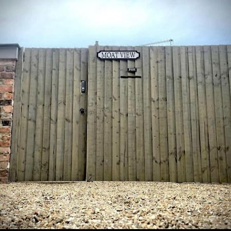 Moat View Free Parking, Central, Ev Plug York Esterno foto