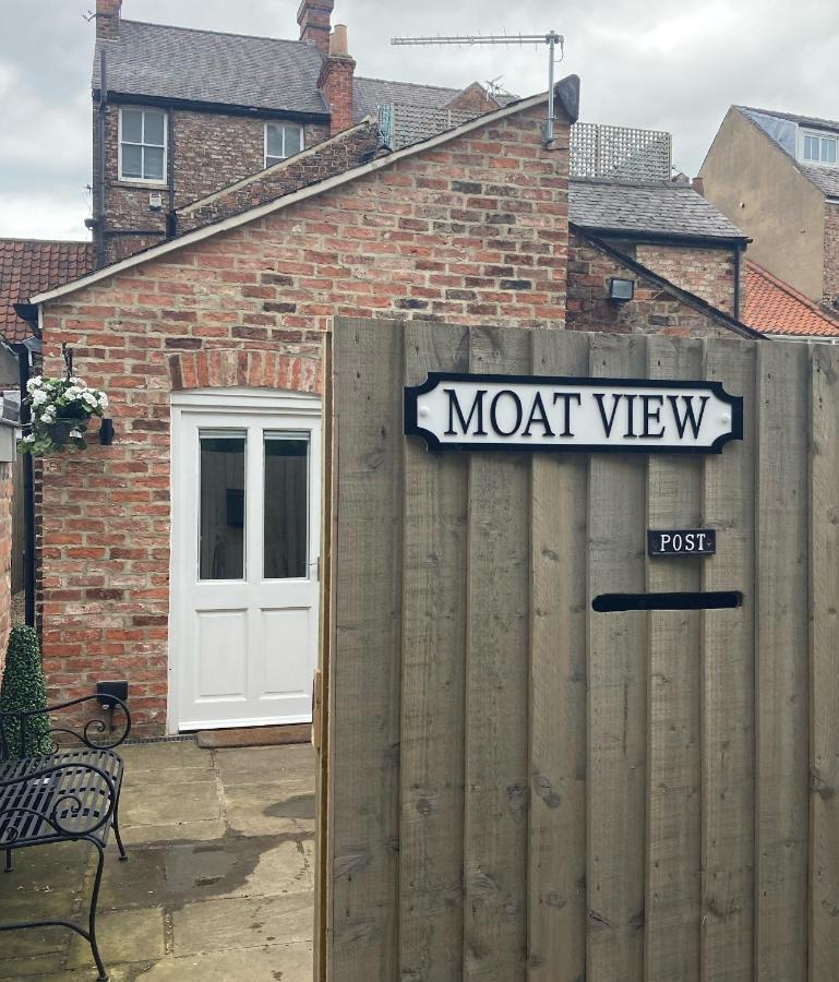 Moat View Free Parking, Central, Ev Plug York Esterno foto