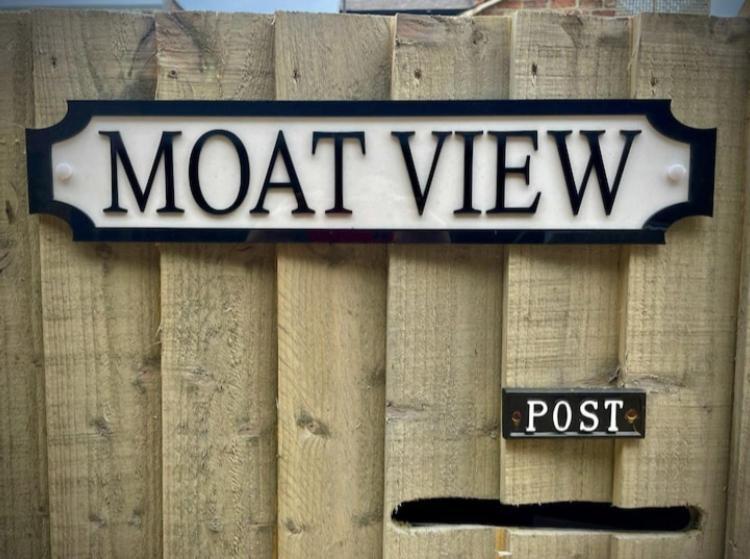 Moat View Free Parking, Central, Ev Plug York Esterno foto